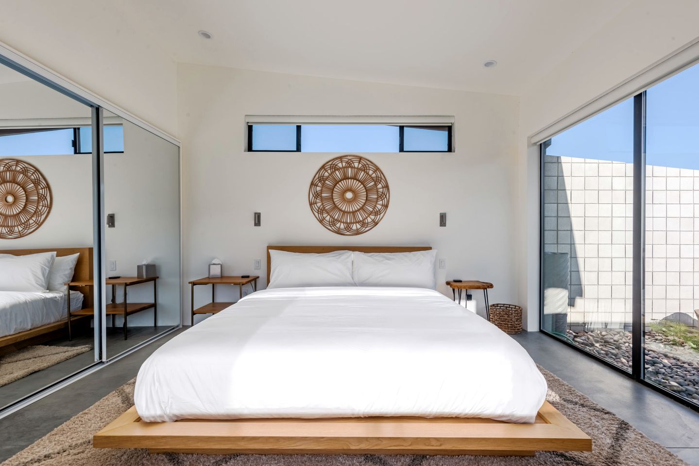 Amazing Vacation Rental with Hot-tub and Stunning Views of the Desert in Joshua Tree, California