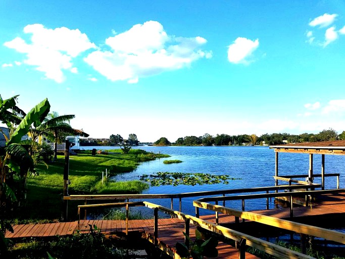 Tiny Houses (Orlando, Florida, United States)