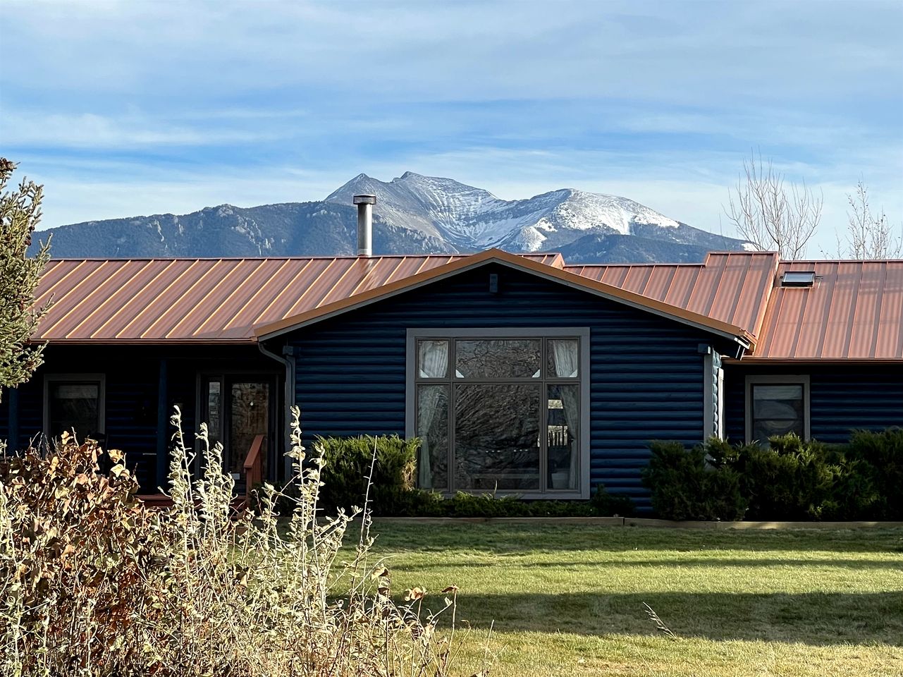 Elegant Western-Style Vacation Rental with Mountain Views near Madison River in Ennis, Montana