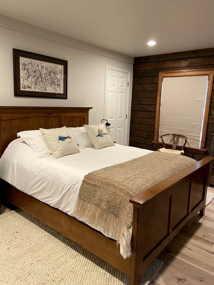 Elegant Western-Style Vacation Rental with Mountain Views near Madison River in Ennis, Montana