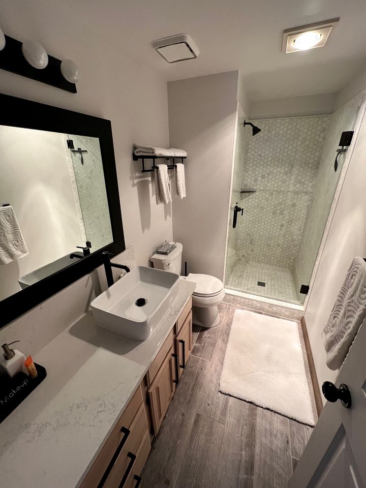 Elegant Western-Style Vacation Rental with Mountain Views near Madison River in Ennis, Montana