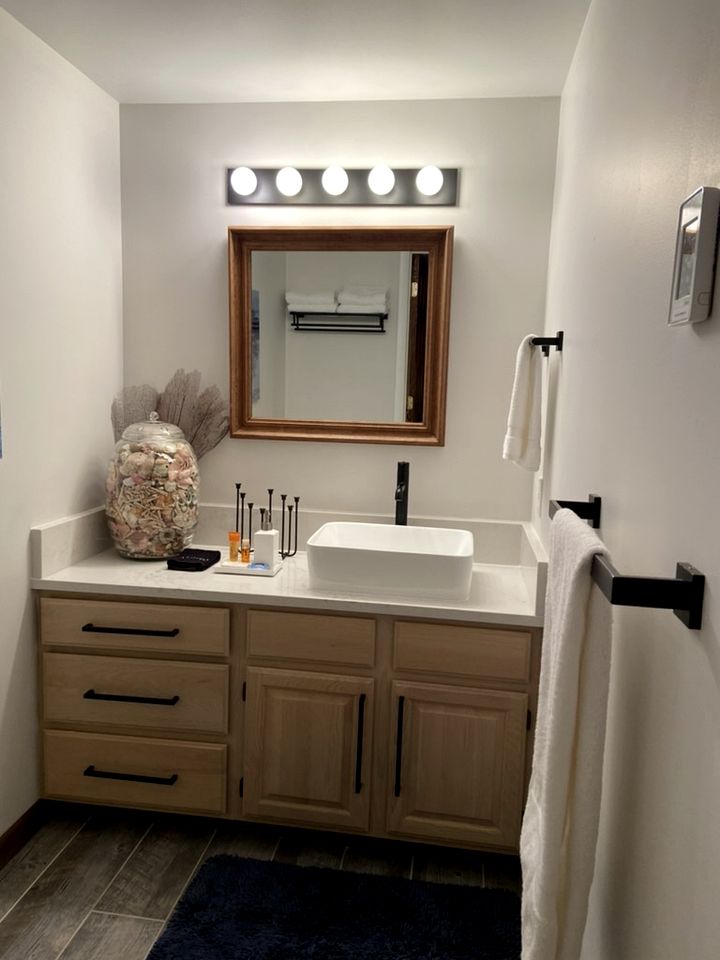 Elegant Western-Style Vacation Rental with Mountain Views near Madison River in Ennis, Montana