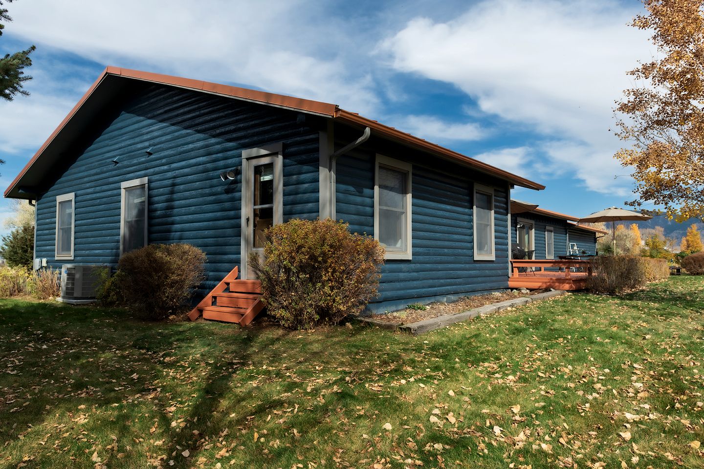 Elegant Western-Style Vacation Rental with Mountain Views near Madison River in Ennis, Montana