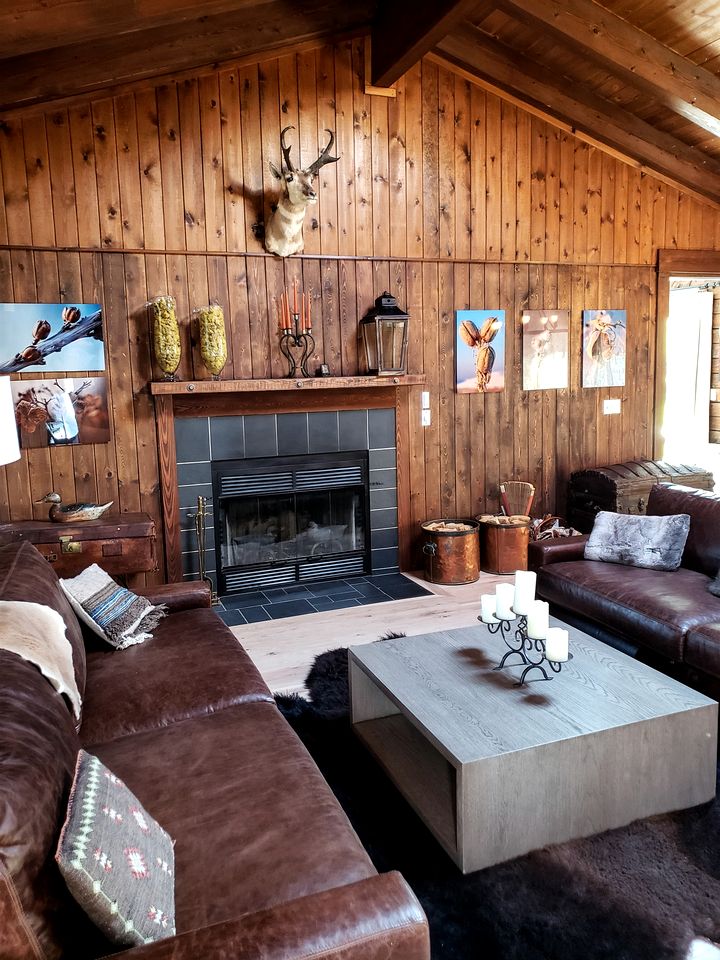Elegant Western-Style Vacation Rental with Mountain Views near Madison River in Ennis, Montana