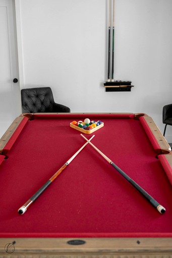 Vacation Rentals (Canada, --, --)