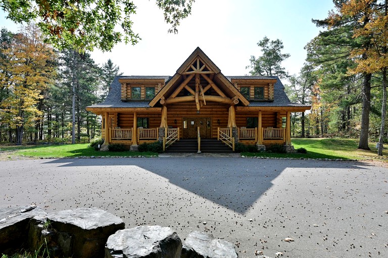 Log Cabins (United States of America, Hayward, Wisconsin)