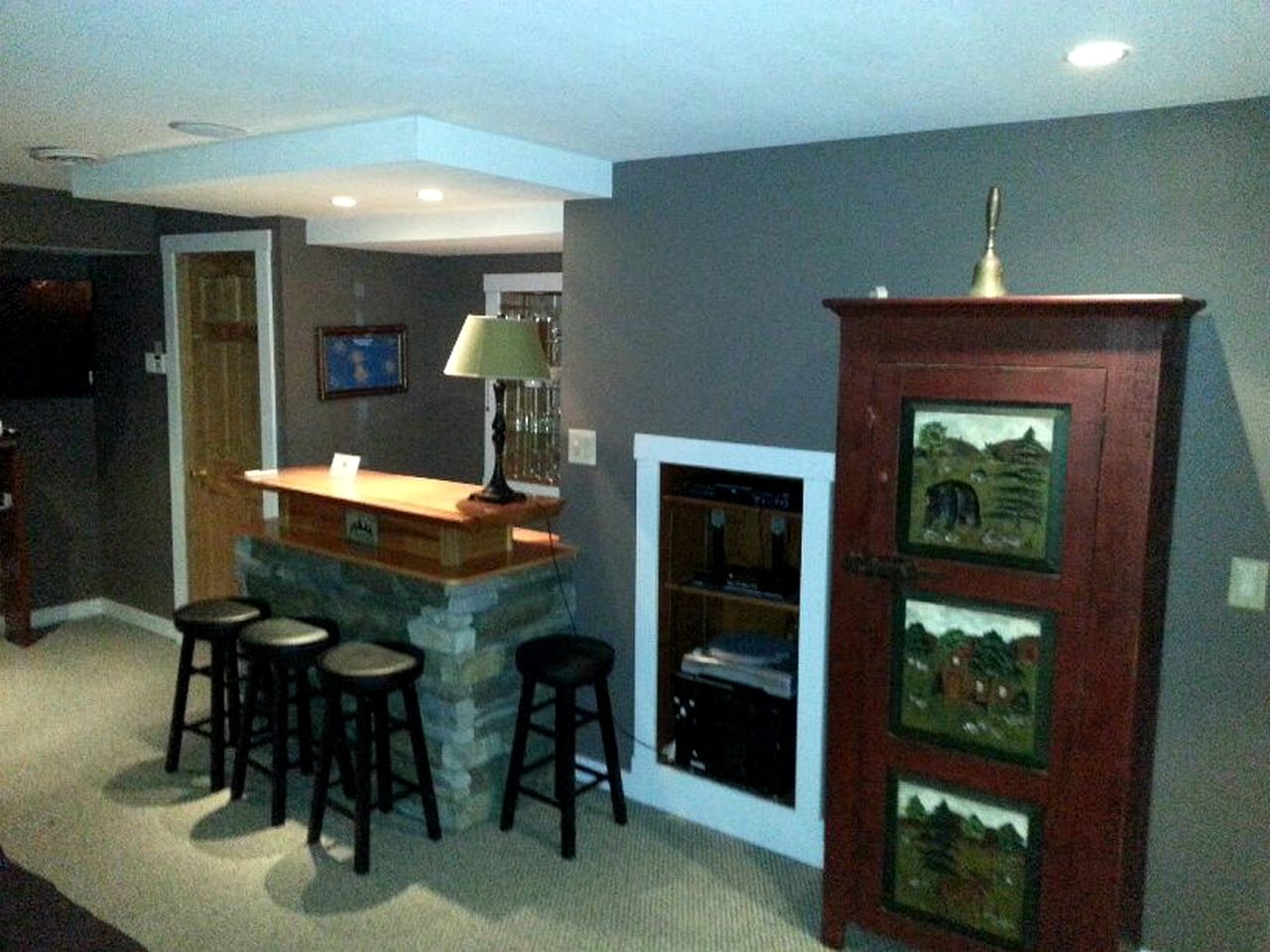 Luxury Log Cabin with Hot Tub in Seven Devils, North Carolina