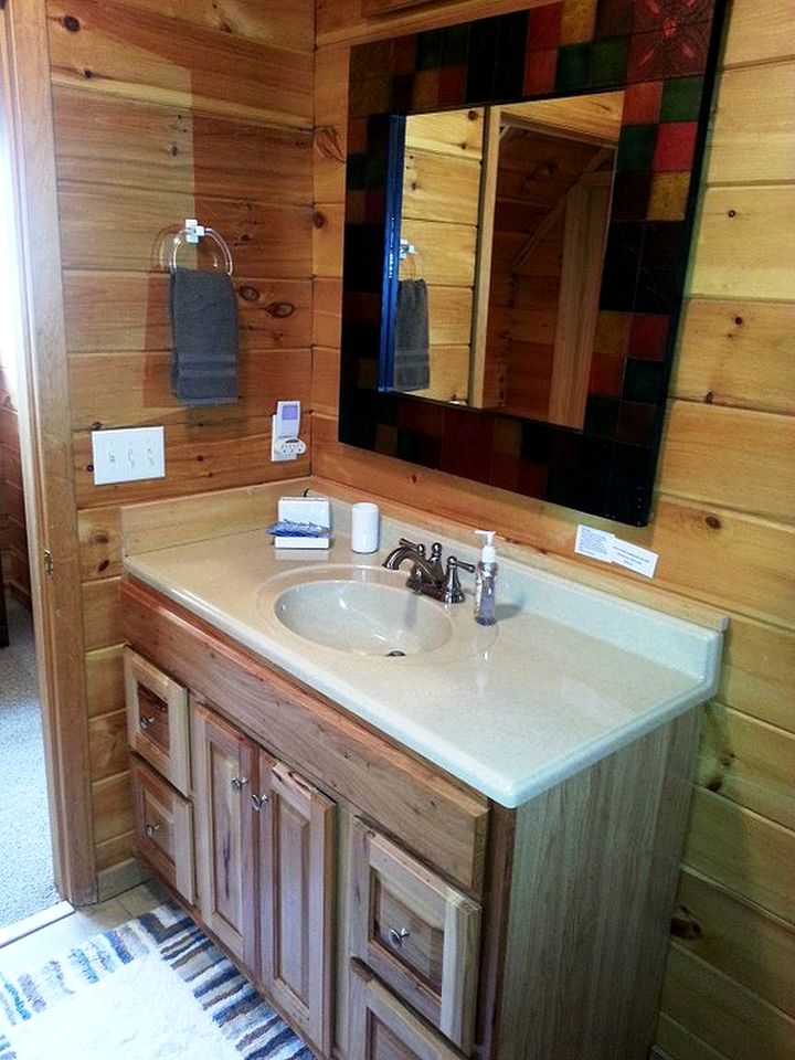 Luxury Log Cabin with Hot Tub in Seven Devils, North Carolina