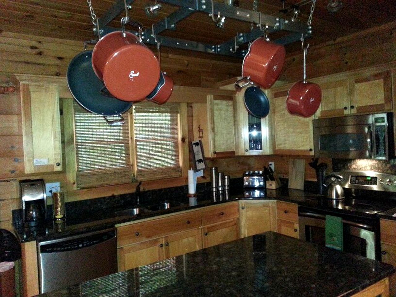 Luxury Log Cabin with Hot Tub in Seven Devils, North Carolina