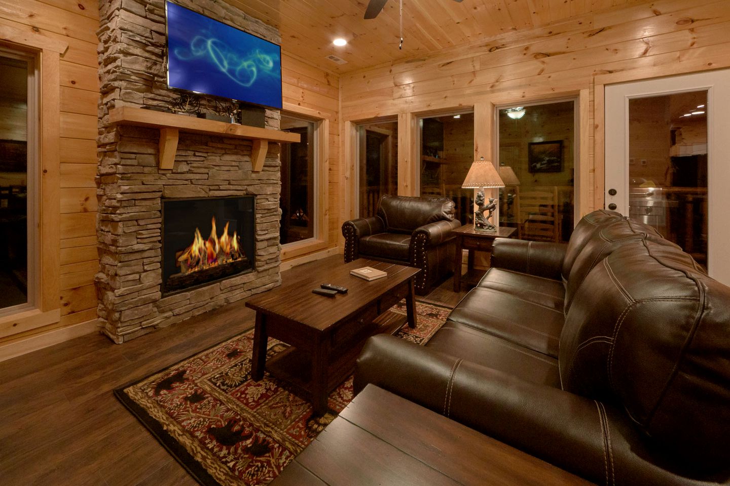 Deluxe Tennessee Cabin with a Hot Tub for a Great Smoky Mountain Vacation