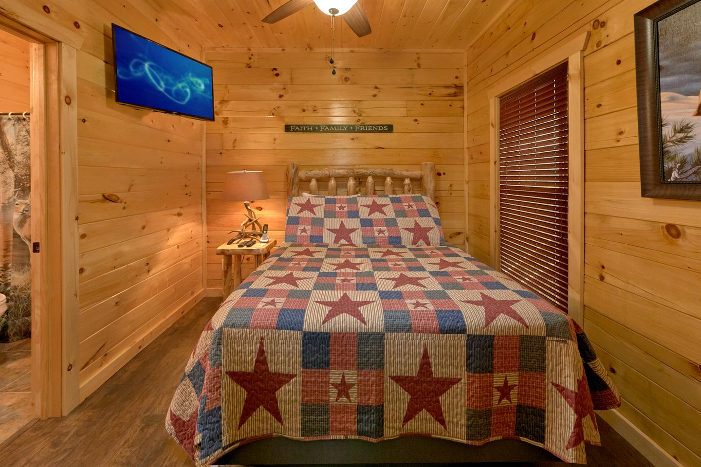 Deluxe Tennessee Cabin with a Hot Tub for a Great Smoky Mountain Vacation