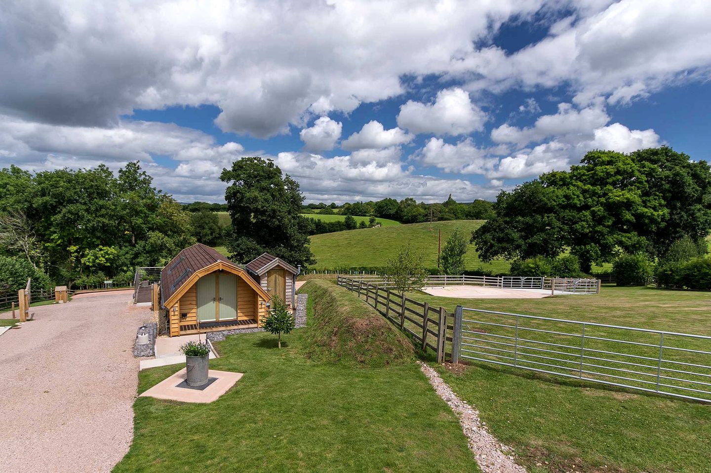 Relaxing Rural Pod Stay with Fire Pit Evenings Under the Sky in England, United Kingdom