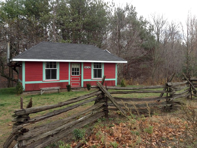 Cabins (Port Burwell, Ontario, Canada)