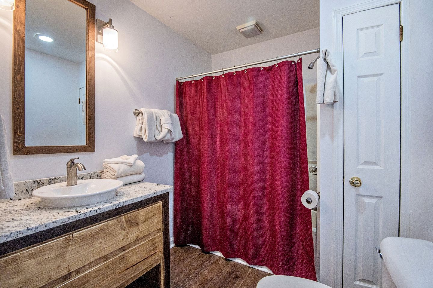 Comfy Cabin with Hot-Tub Perfect for Family Vacation in Pigeon Forge, Tennessee