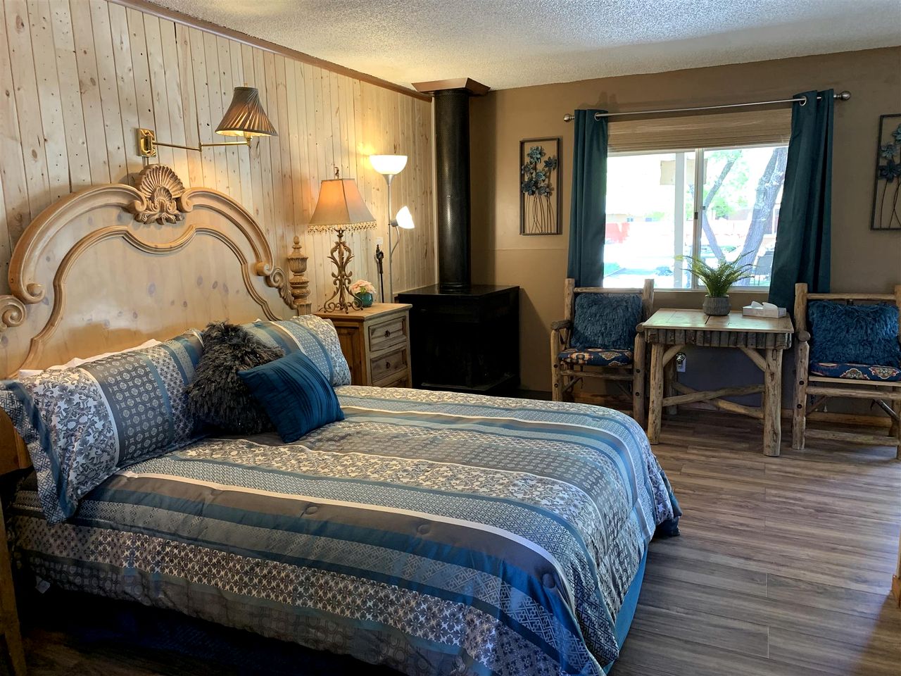 Pet Friendly Cabin near the Heart of Big Bear Village, Perfect for a Mountain Retreat