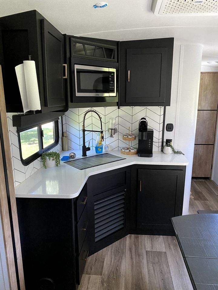 Amazing Caravan Placed in a Privileged Area in  Branson, Missouri