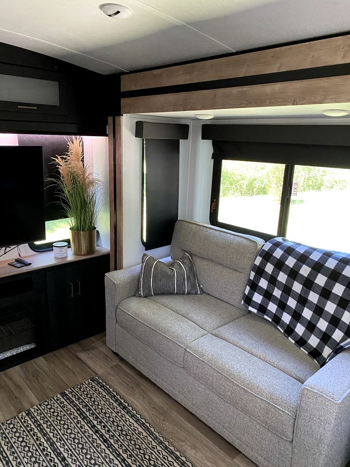 Amazing Caravan Placed in a Privileged Area in  Branson, Missouri