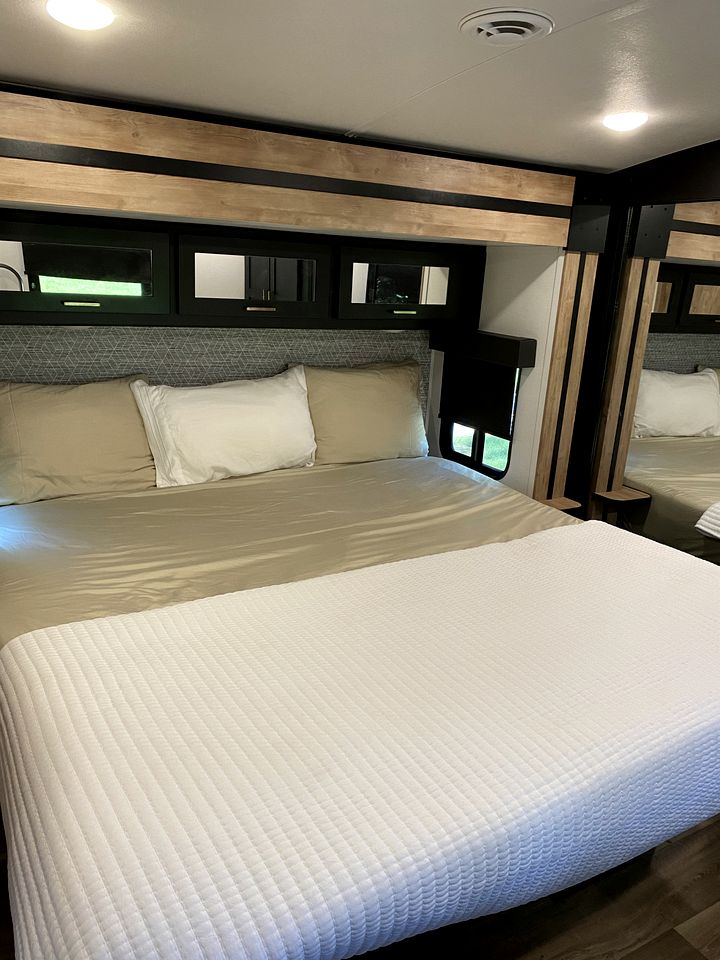 Amazing Caravan Placed in a Privileged Area in  Branson, Missouri