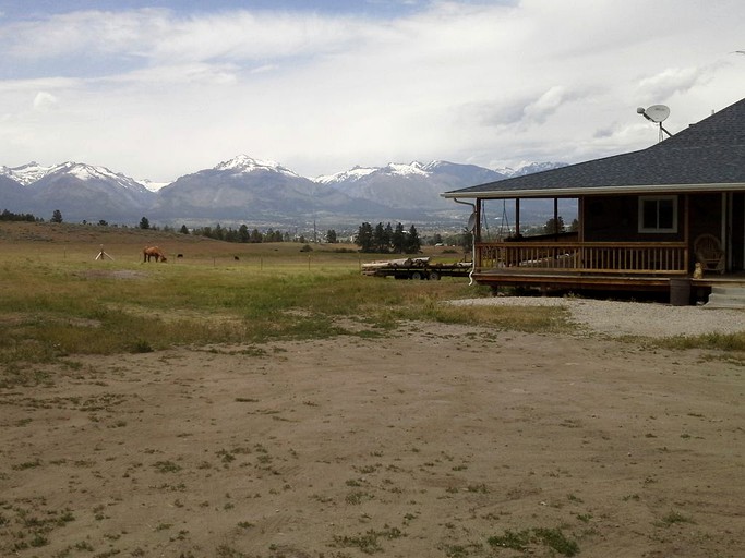 Cabins (Corvallis, Montana, United States)