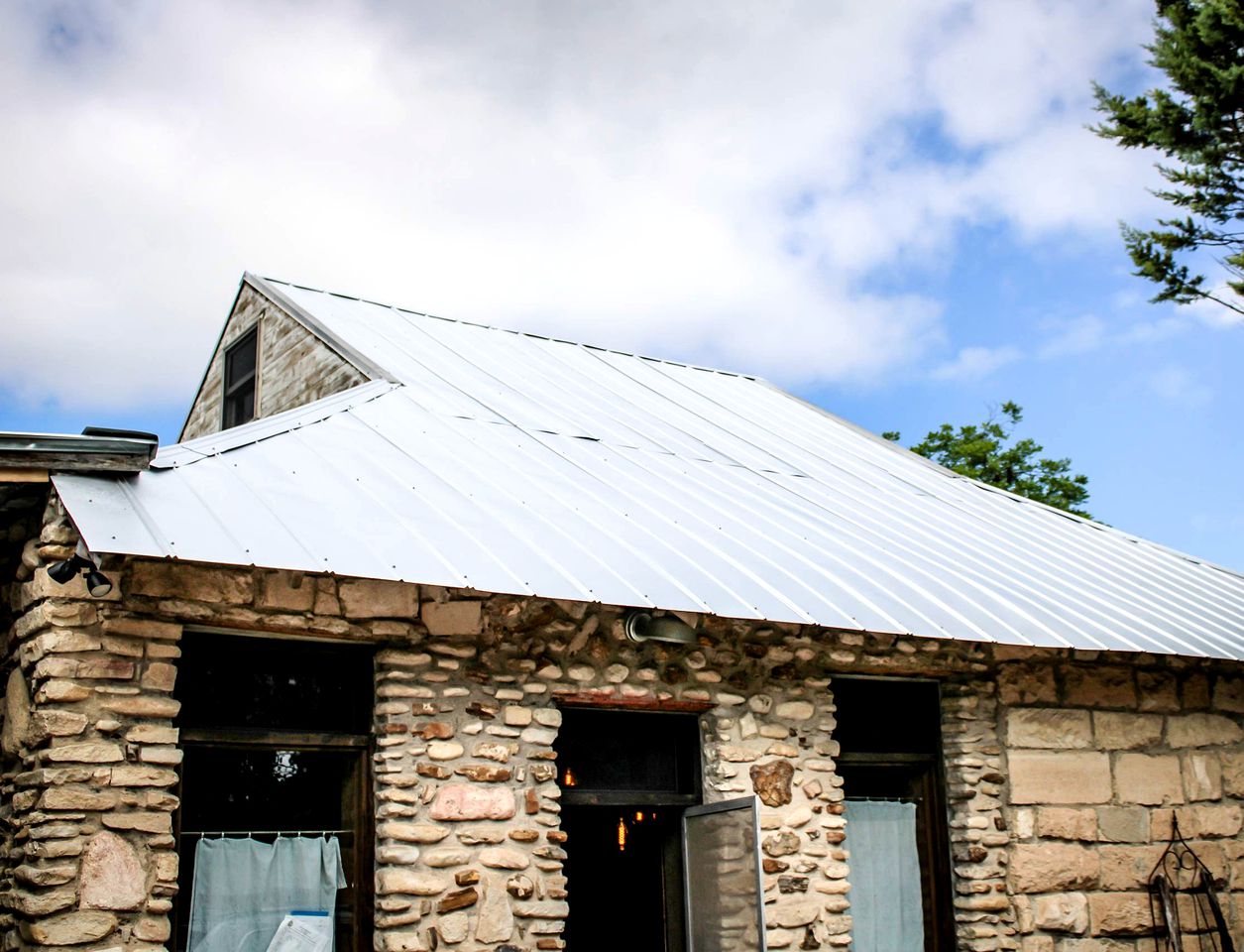 Historic Filling Station Bungalow-Near River, Kerrville, Texas