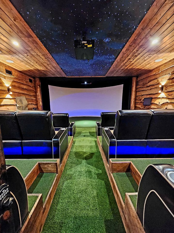 Outstanding Cabin up to 50 People with Bowling, Private Cinema and Fantastic Sightd in Broken Bow, Oklahoma