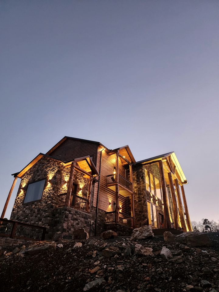 Outstanding Cabin up to 50 People with Bowling, Private Cinema and Fantastic Sightd in Broken Bow, Oklahoma