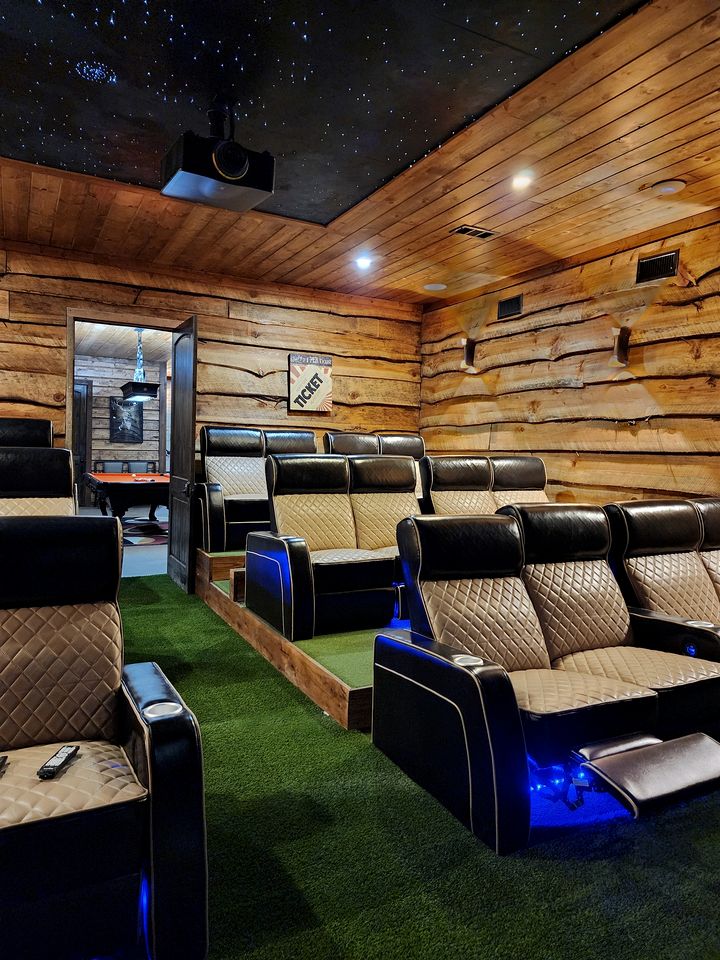 Outstanding Cabin up to 50 People with Bowling, Private Cinema and Fantastic Sightd in Broken Bow, Oklahoma