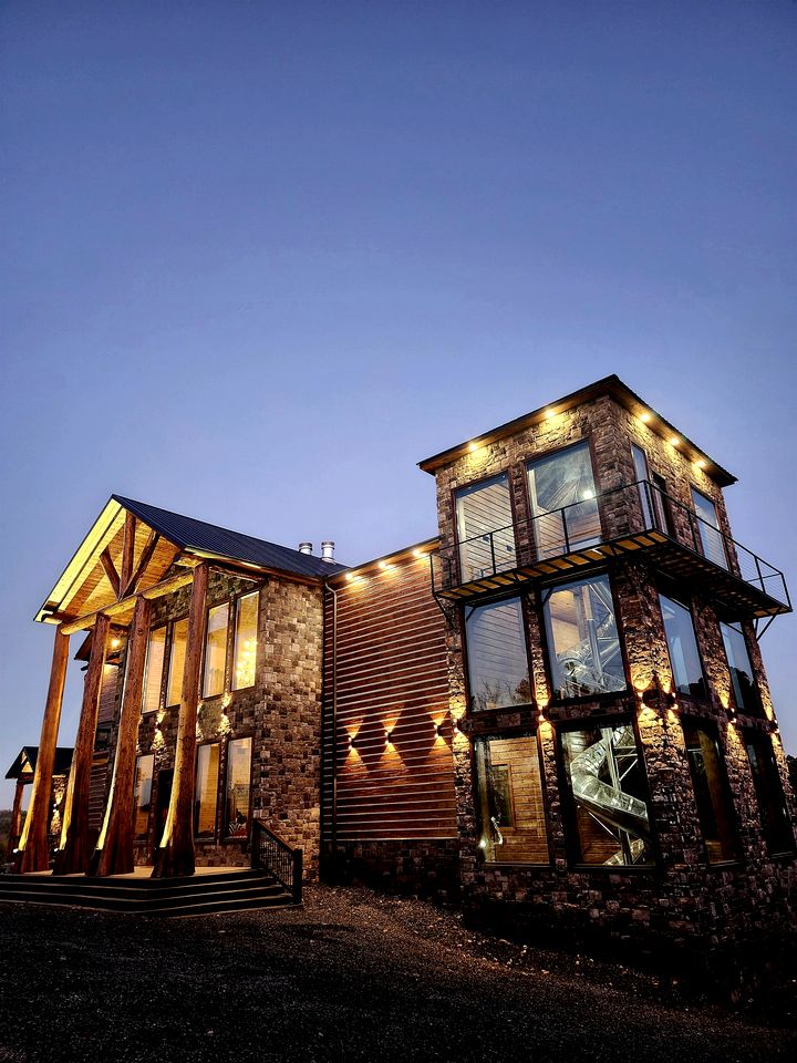 Outstanding Cabin up to 50 People with Bowling, Private Cinema and Fantastic Sightd in Broken Bow, Oklahoma