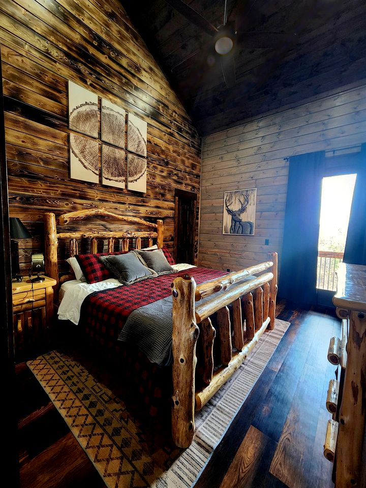 Outstanding Cabin up to 50 People with Bowling, Private Cinema and Fantastic Sightd in Broken Bow, Oklahoma