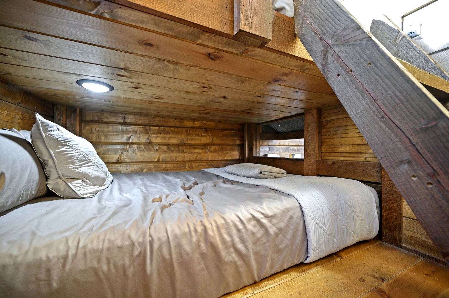 Outstanding Cabin up to 50 People with Bowling, Private Cinema and Fantastic Sightd in Broken Bow, Oklahoma