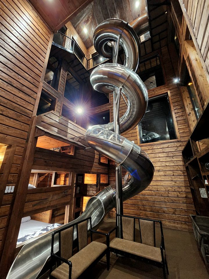 Outstanding Cabin up to 50 People with Bowling, Private Cinema and Fantastic Sightd in Broken Bow, Oklahoma