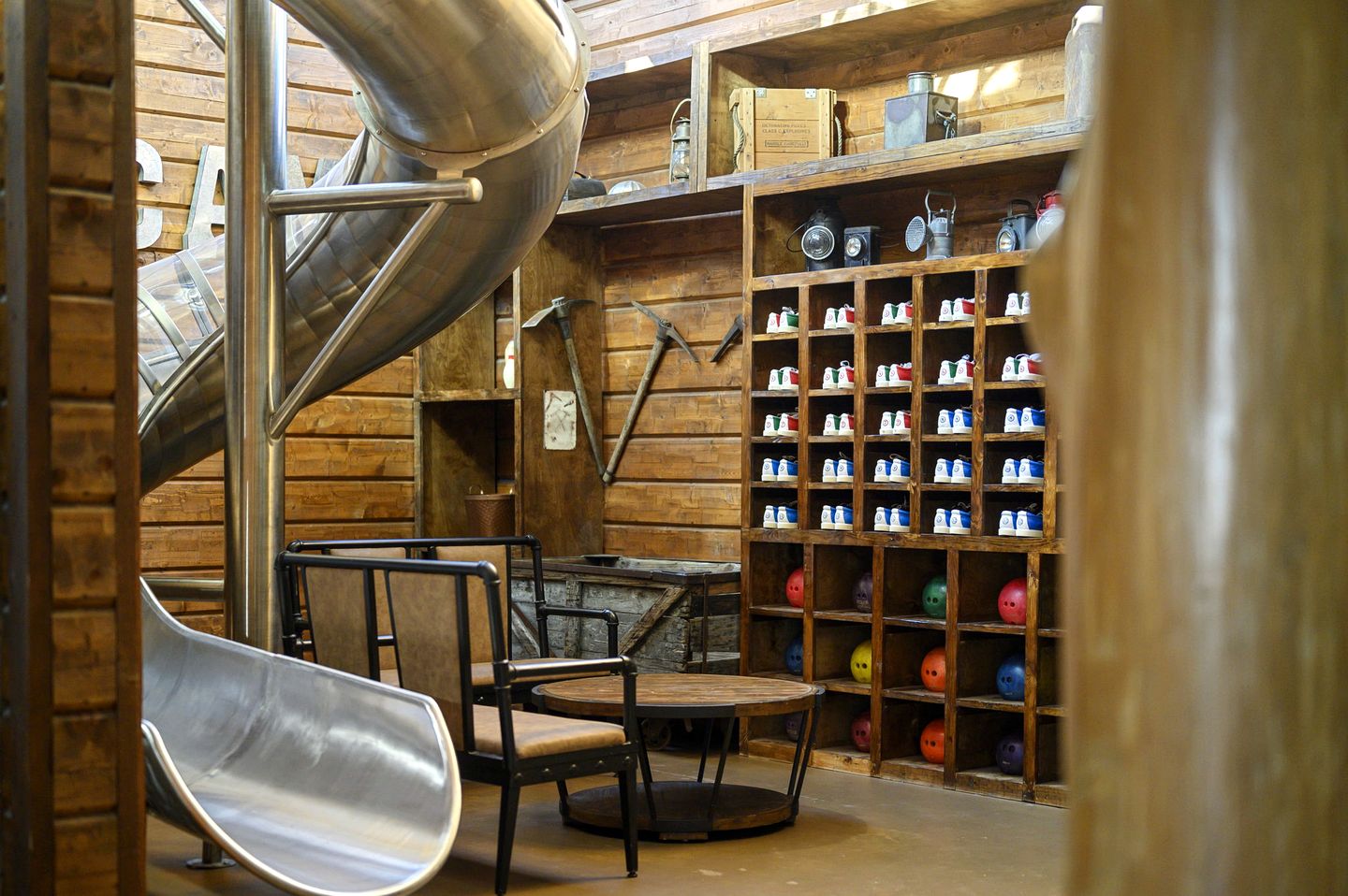 Outstanding Cabin up to 50 People with Bowling, Private Cinema and Fantastic Sightd in Broken Bow, Oklahoma