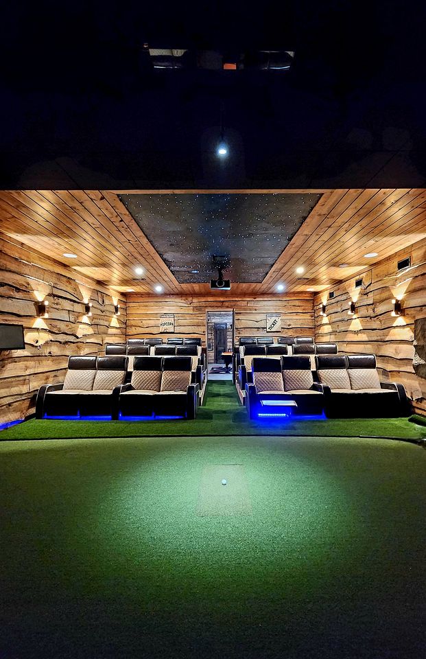 Outstanding Cabin up to 50 People with Bowling, Private Cinema and Fantastic Sightd in Broken Bow, Oklahoma