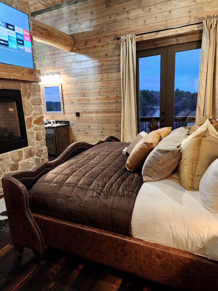 Outstanding Cabin up to 50 People with Bowling, Private Cinema and Fantastic Sightd in Broken Bow, Oklahoma