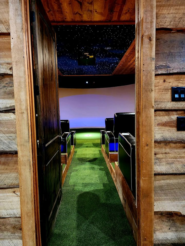 Outstanding Cabin up to 50 People with Bowling, Private Cinema and Fantastic Sightd in Broken Bow, Oklahoma