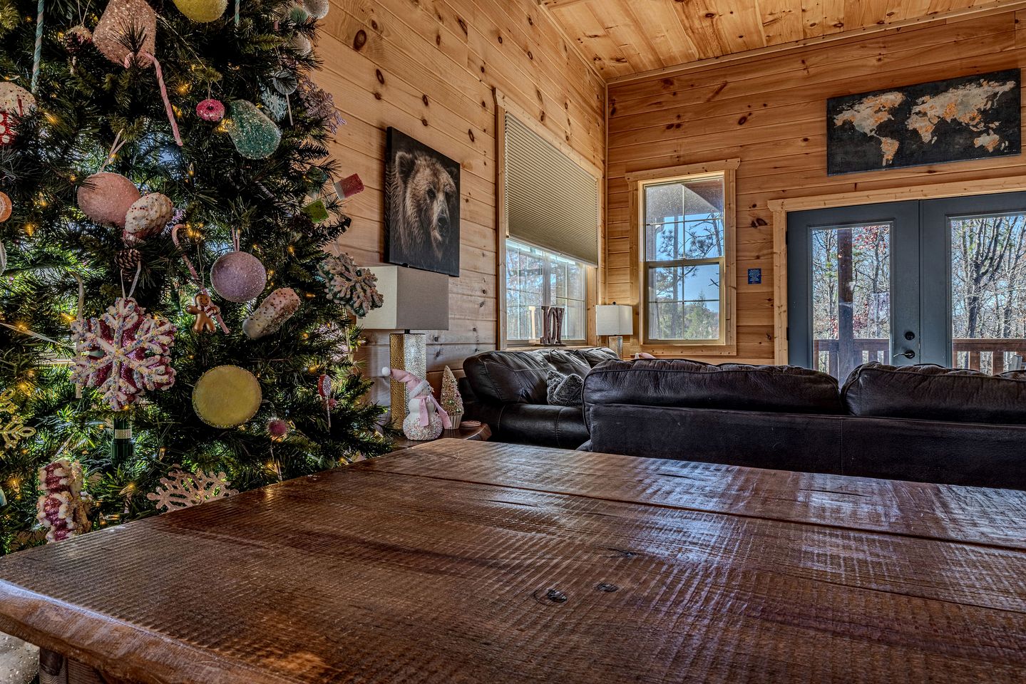 Outstanding Cabin with Air Hockey Table Beautifully Designed in Tennessee