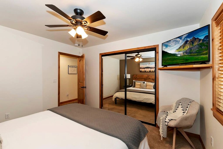 Cabins (United States of America, Big Bear Lake, California)