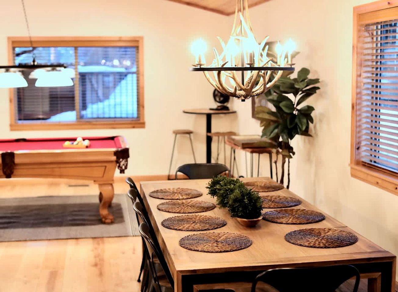 Outstanding Cabin with Game Room and Impressive Outdoor Area in Big Bear Lake, California