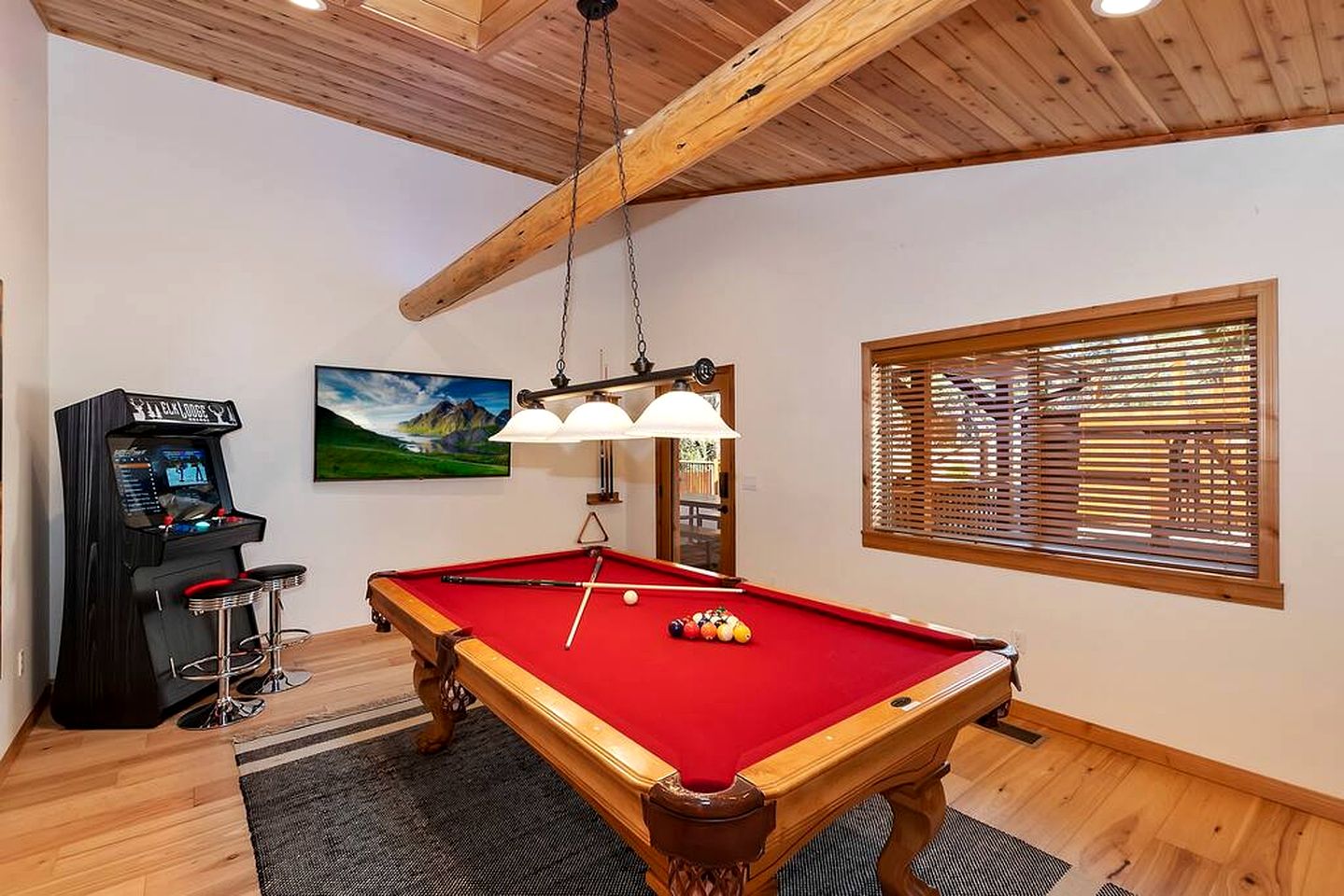 Outstanding Cabin with Game Room and Impressive Outdoor Area in Big Bear Lake, California