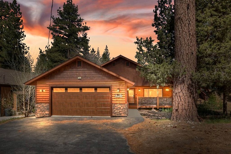 Cabins (United States of America, Big Bear Lake, California)