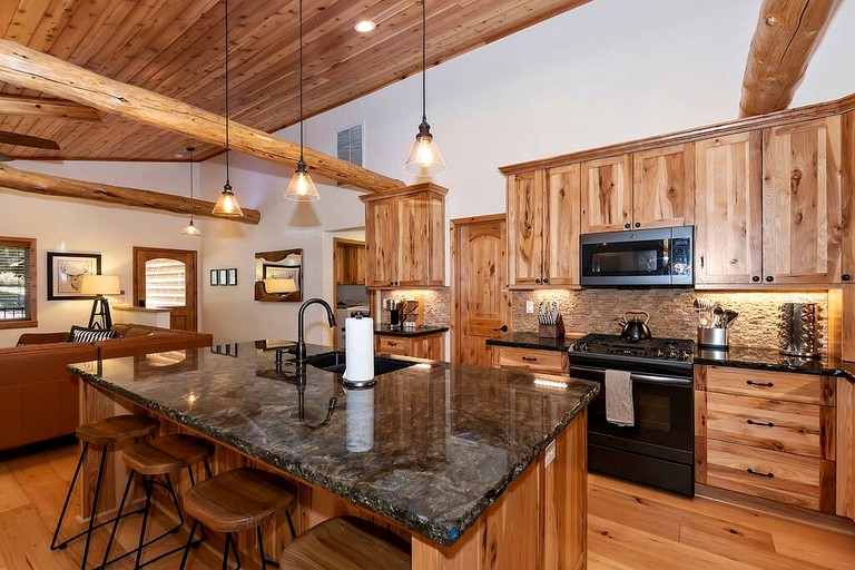 Cabins (United States of America, Big Bear Lake, California)