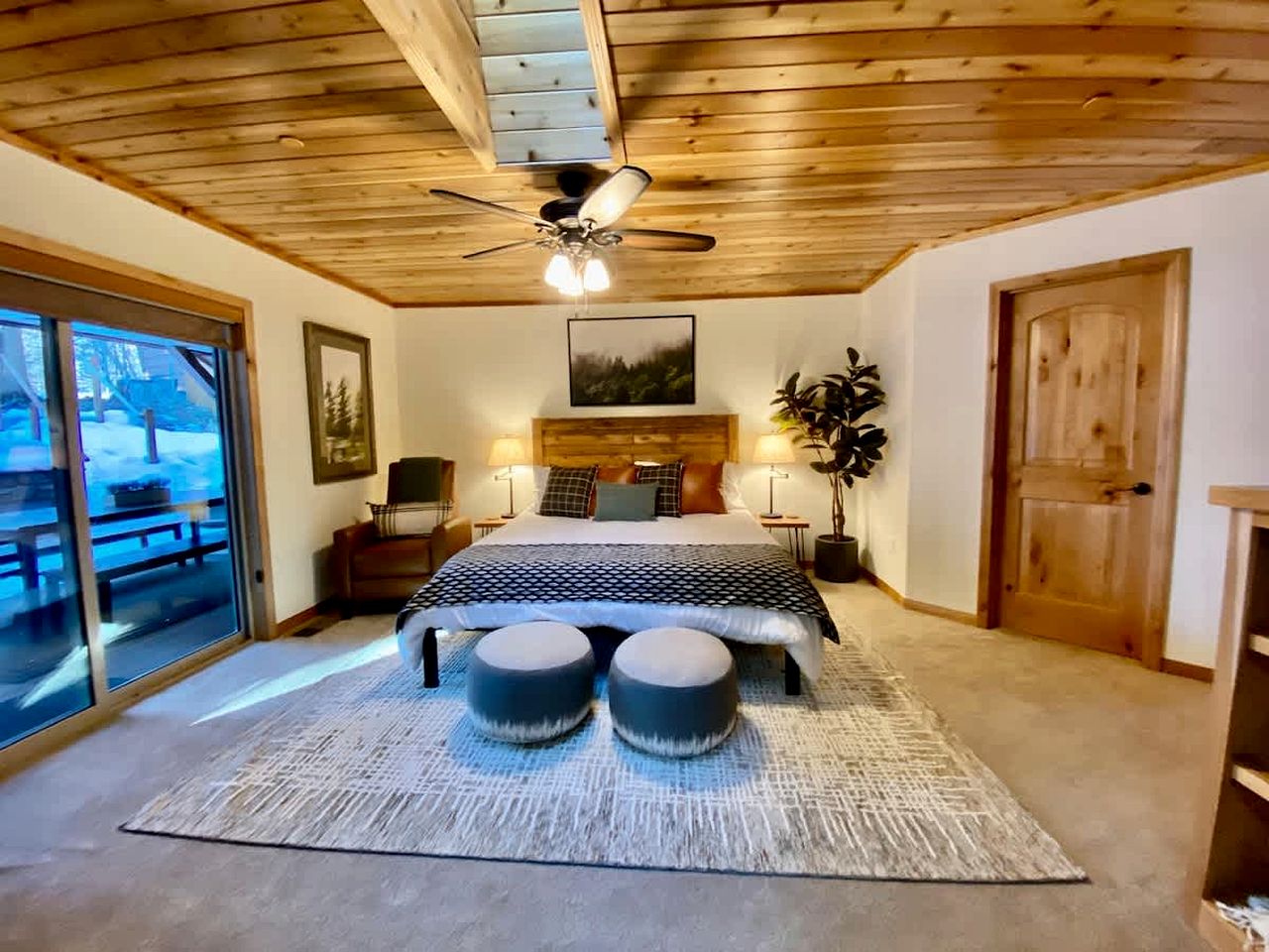 Outstanding Cabin with Game Room and Impressive Outdoor Area in Big Bear Lake, California