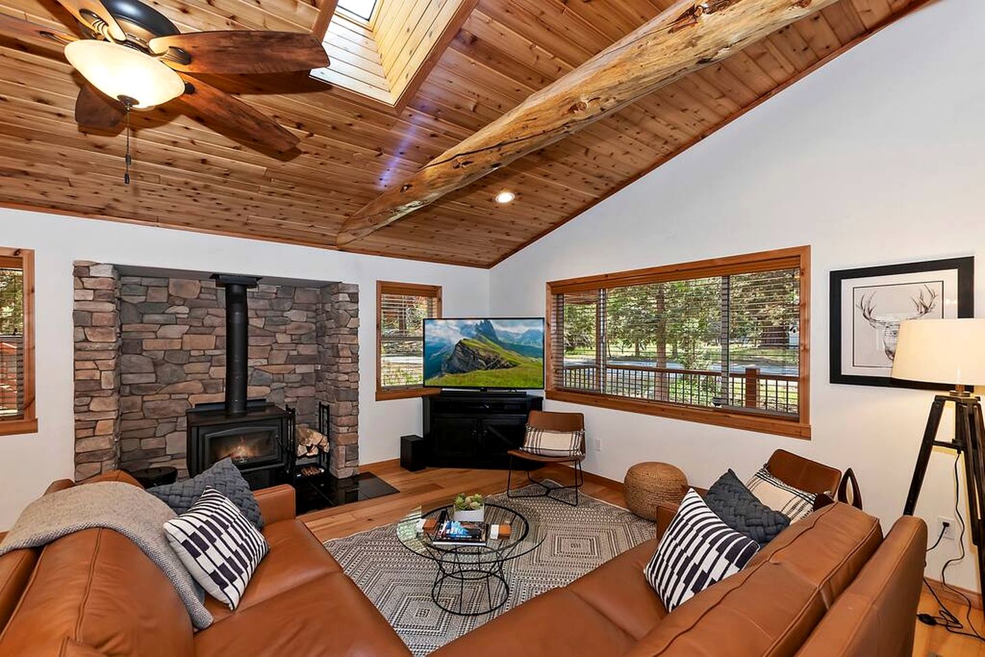 Outstanding Cabin with Game Room and Impressive Outdoor Area in Big Bear Lake, California