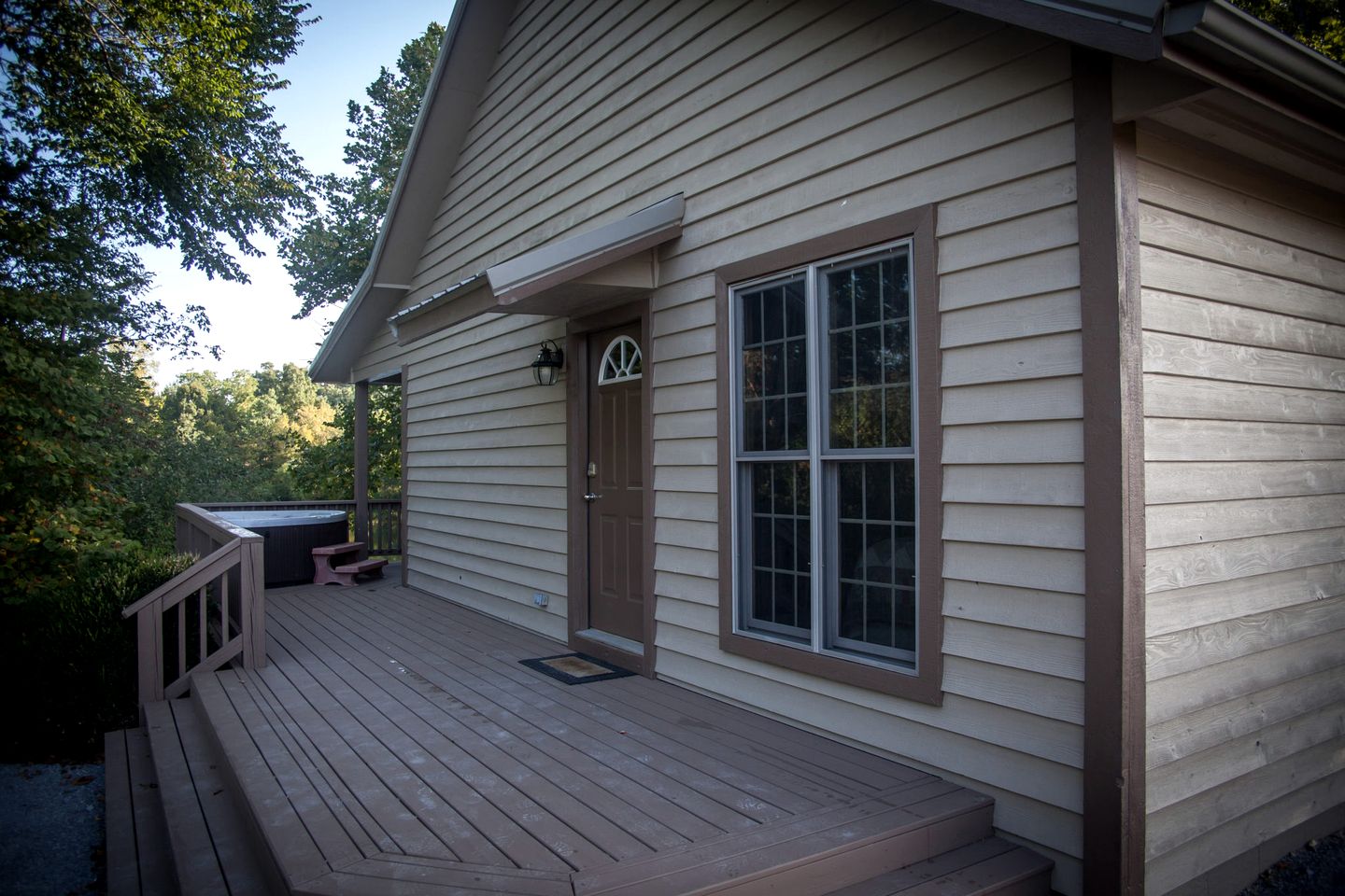 Outstanding Cabin with Hot-tub in Carbondale, Illinois