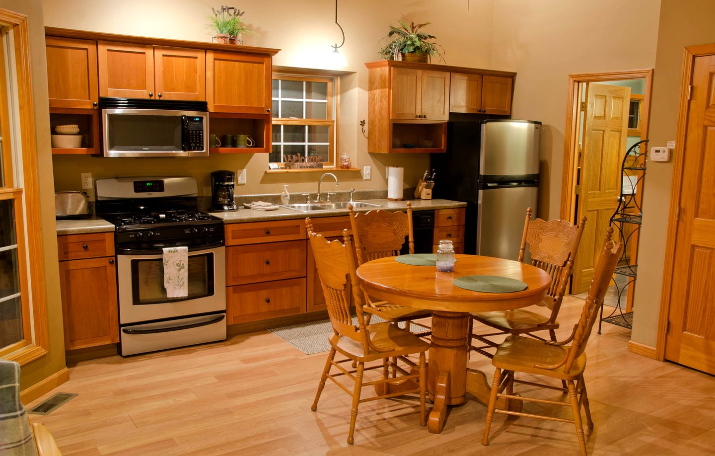 Outstanding Cabin with Hot-tub in Carbondale, Illinois