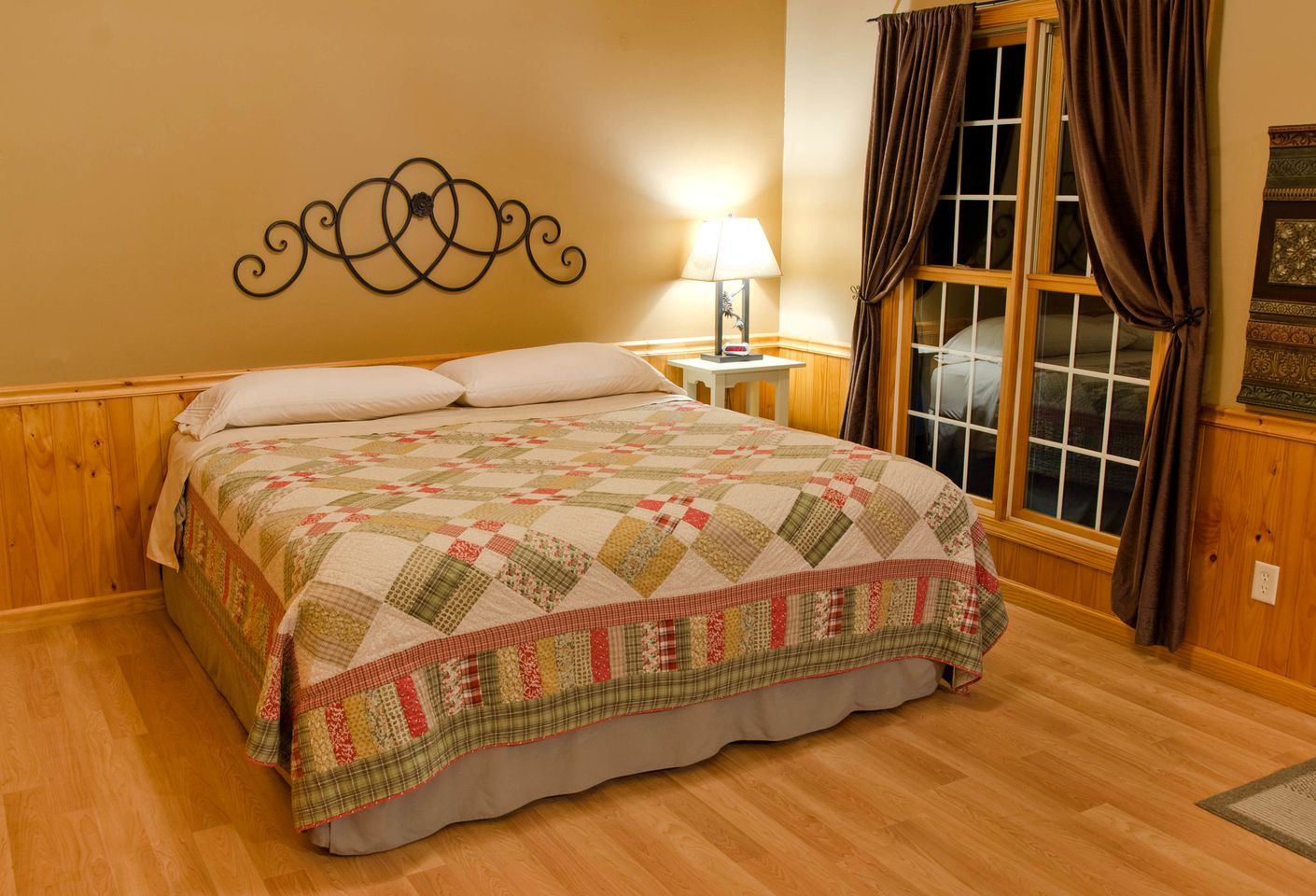 Outstanding Cabin with Hot-tub in Carbondale, Illinois