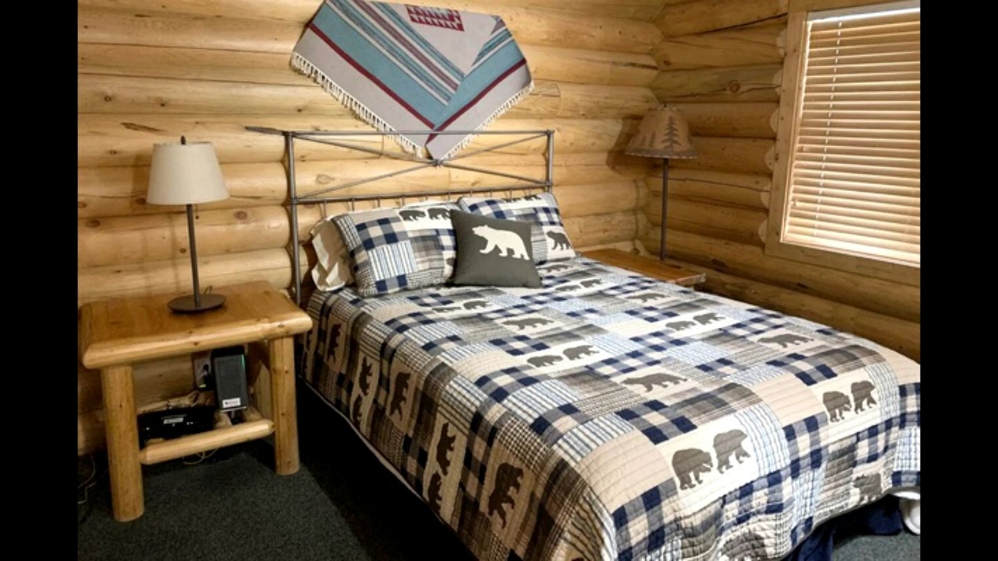 Outstanding Cabin with Hot-tub in Island Park, Idaho