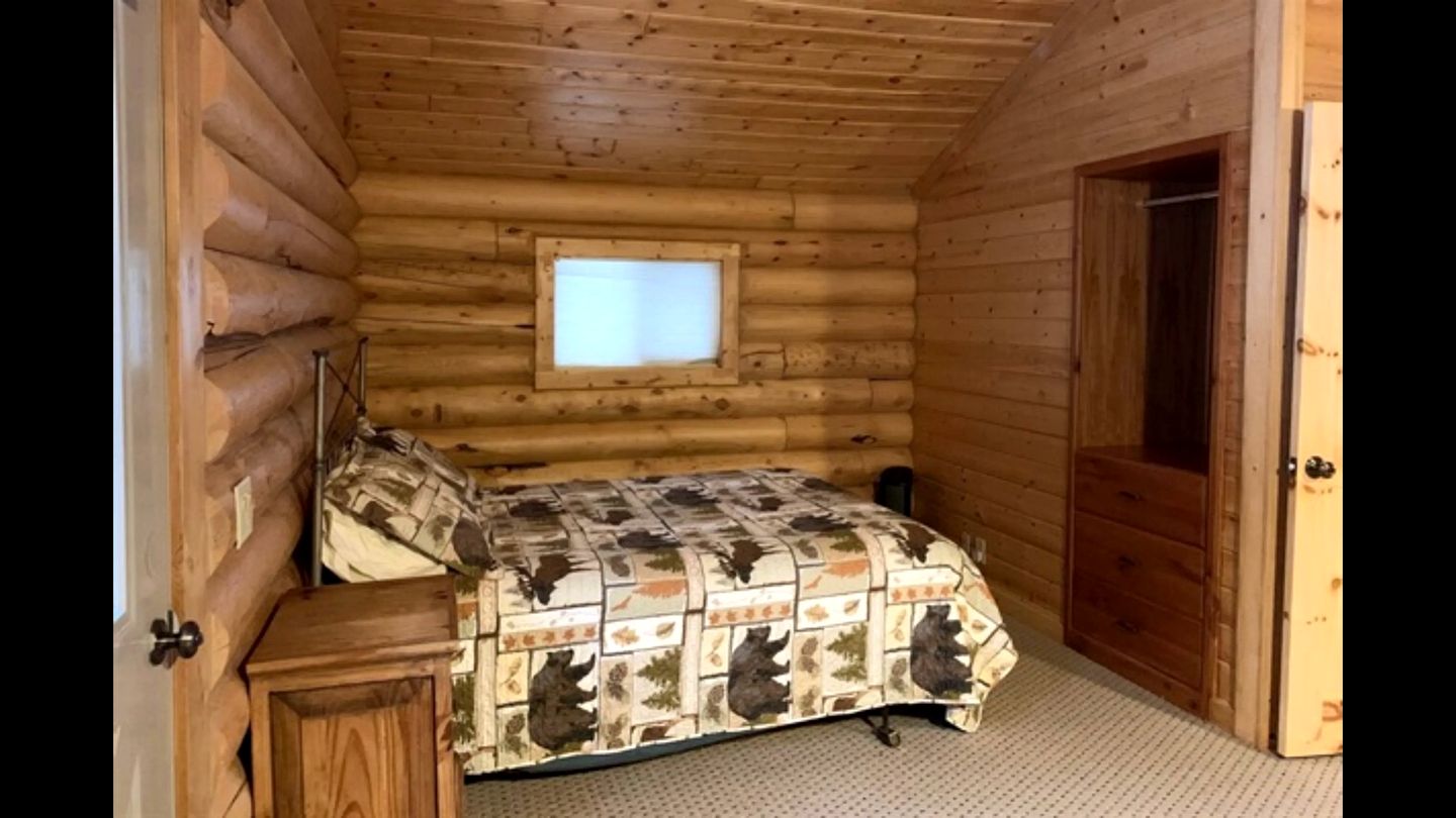 Outstanding Cabin with Hot-tub in Island Park, Idaho