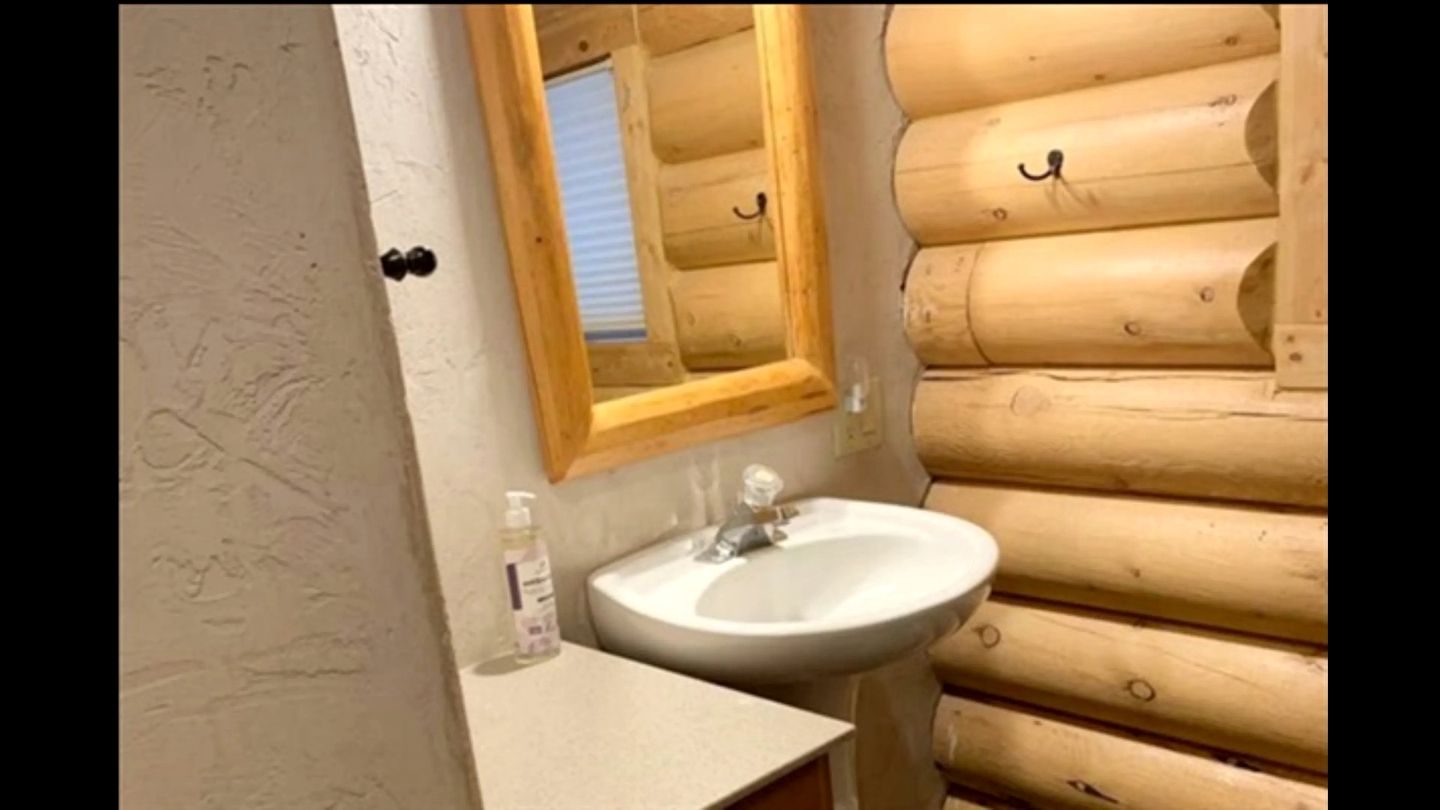 Outstanding Cabin with Hot-tub in Island Park, Idaho