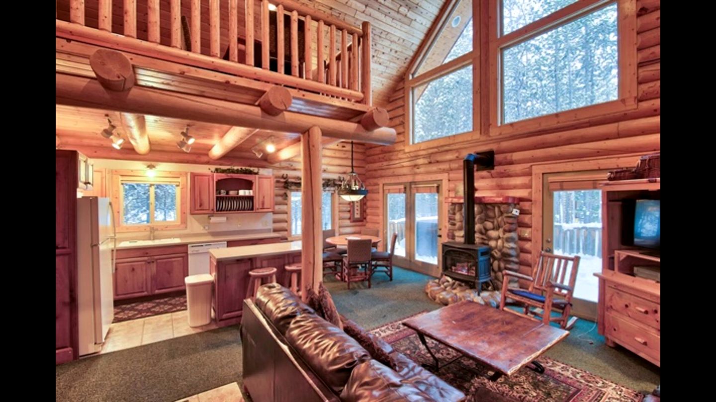 Outstanding Cabin with Hot-tub in Island Park, Idaho